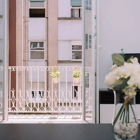 Comodo Y Espacioso En By